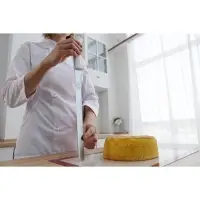 Нож для бисквита, мелкие зубчики, ручка пластик, рабочая поверхность 29.5 см, толщина лезвия 1.9 мм, белый