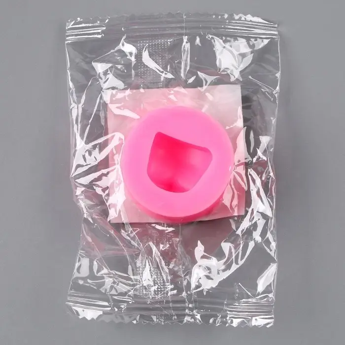 Форма силиконовая универсальная «Лик», размер изделия — 2,1 × 1,9 см