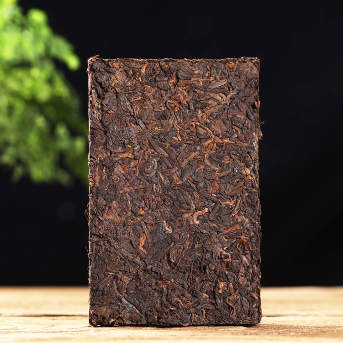 Китайский выдержанный черный чай  Китайский выдержанный черный чай "Шу Пуэр. Ban zhang", 250 г, 2018 г, Юньнань, кирпич