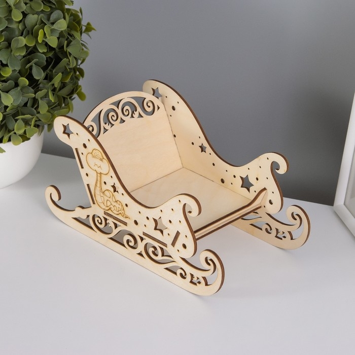 Шкатулка-сани  Шкатулка-сани "Змея. Звёздочки" 21х14х10 см