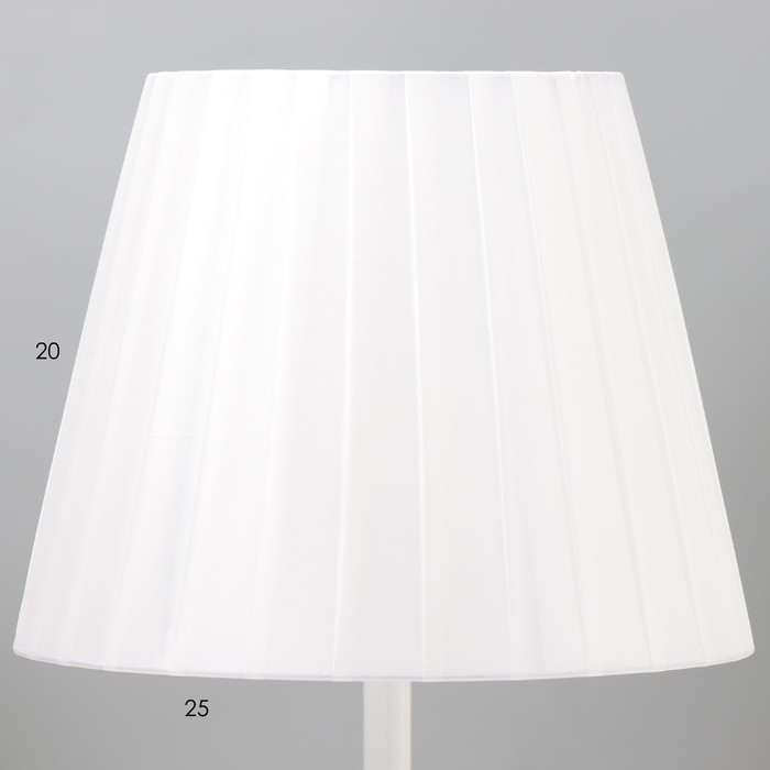 Настольная лампа Аурика E27 40Вт бело-серые 25х25х41 см RISALUX Настольная лампа Аурика E27 40Вт бело-серые 25х25х41 см RISALUX