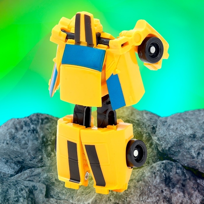 Робот «Автобот», трансформируется Робот «Автобот», трансформируется