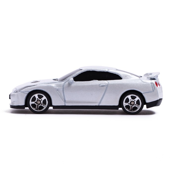 Машина металлическая NISSAN GT-R (R35), 1:64, цвет белый Машина металлическая NISSAN GT-R (R35), 1:64, цвет белый