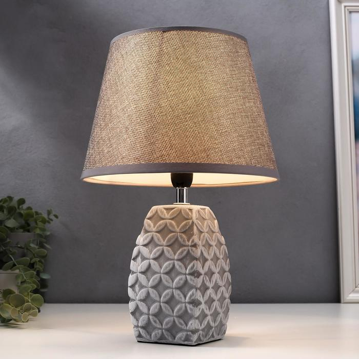 Лампа настольная 16445/1GR E14 40вт серый 22х22х34 см RISALUX Лампа настольная 16445/1GR E14 40вт серый 22х22х34 см RISALUX