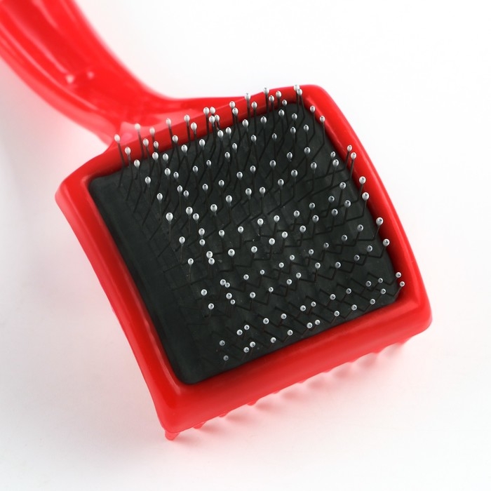 Щётка-пуходёрка малая жесткая с каплями, основание 50х50 мм, красная, Щётка-пуходёрка малая жесткая с каплями, основание 50х50 мм, красная,