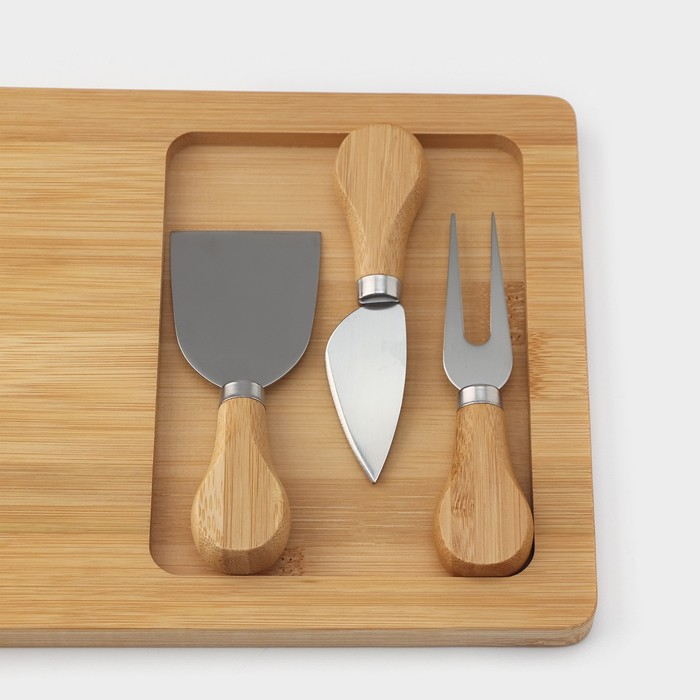 Набор для подачи сыра Доляна Cheese, 3 ножа, доска 38×18,5 см, бамбук Набор для подачи сыра Доляна Cheese, 3 ножа, доска 38×18,5 см, бамбук