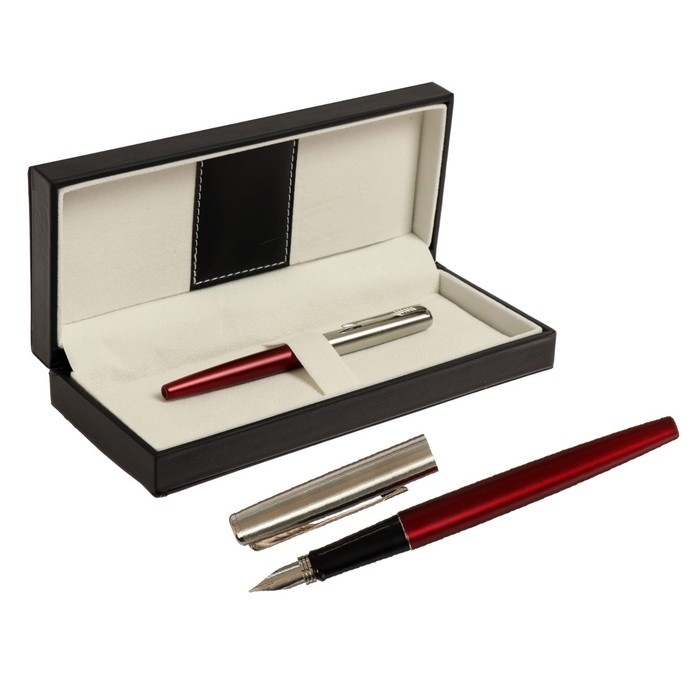 Ручка подарочная перьевая в кожзам футляре, корпус бордо с серебром Ручка подарочная перьевая в кожзам футляре, корпус бордо с серебром