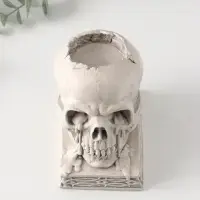 Подсвечник «Череп на пьедестале», 10×7×10.5 см, серый
