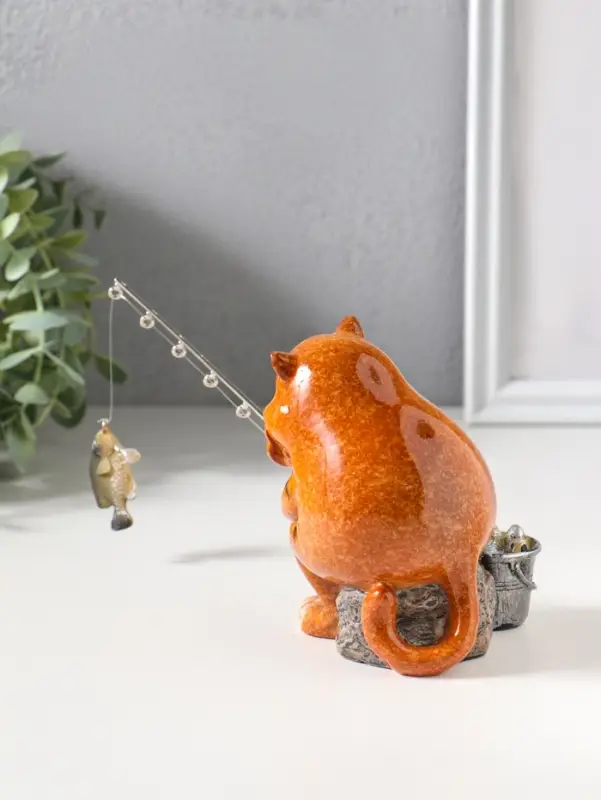 Фигурка полистоун лак &laquo;Рыжий кот на рыбалке&raquo;, 12.5&times;10&times;18 см