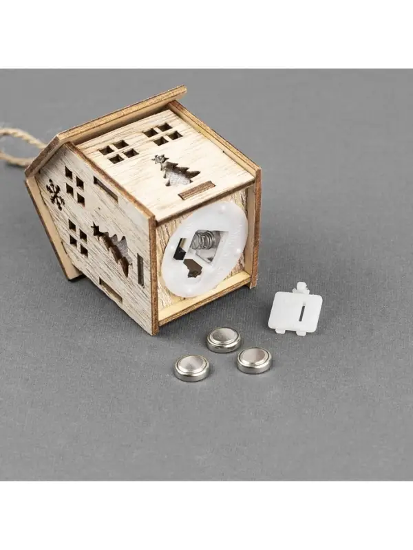 Ёлочная игрушка &laquo;Домик с ёлкой&raquo;, 7&times;5&times;5 см, 1 LED, от батареек, свечение тёплое белое
