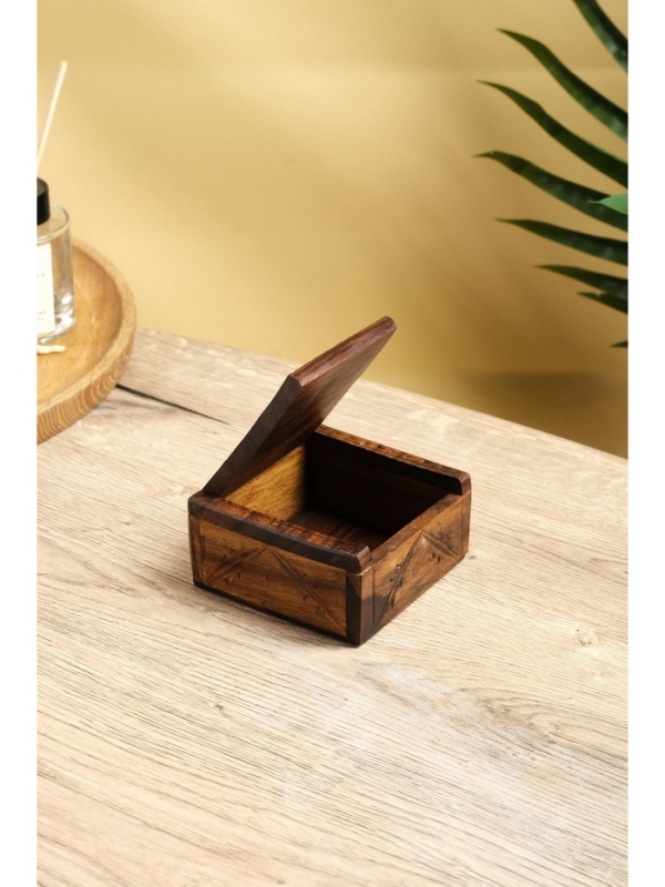 Шкатулка резная  Шкатулка резная "Дельфин" дерево соно, 10х10х5 см