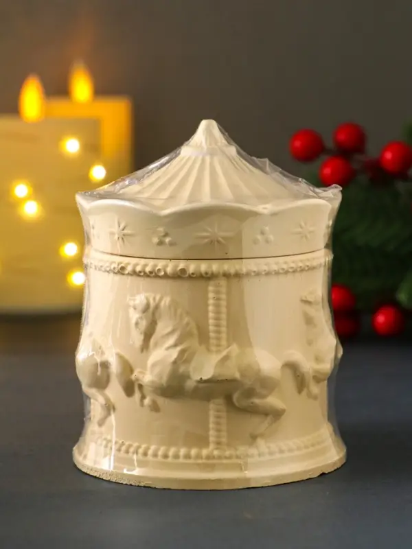 Свеча в гипсовом подсвечникес крышкой Карусель, 8,6*10,4