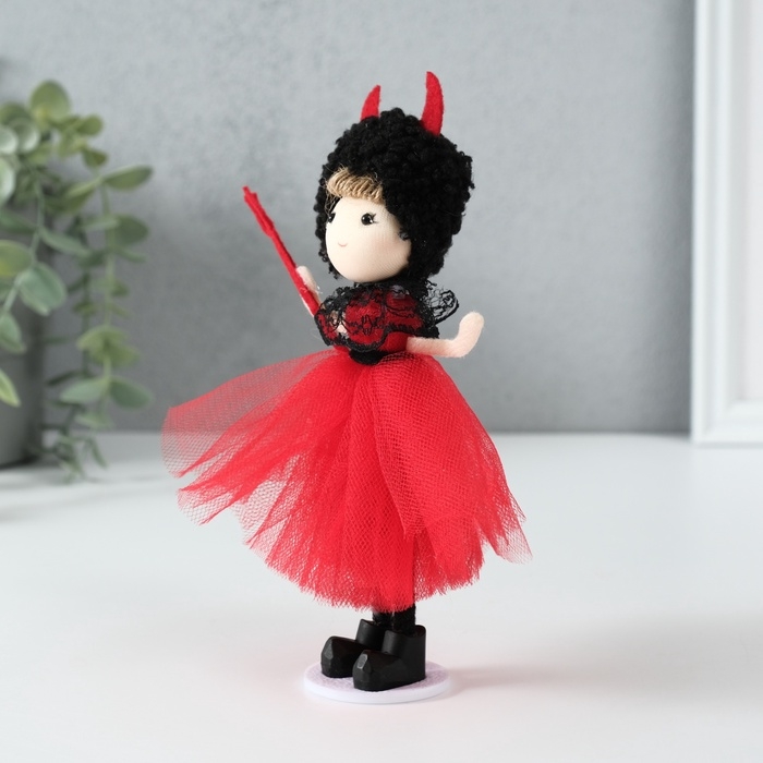 Кукла интерьерная "Девочка в костюме чертёнка" 4х5х13,5 см