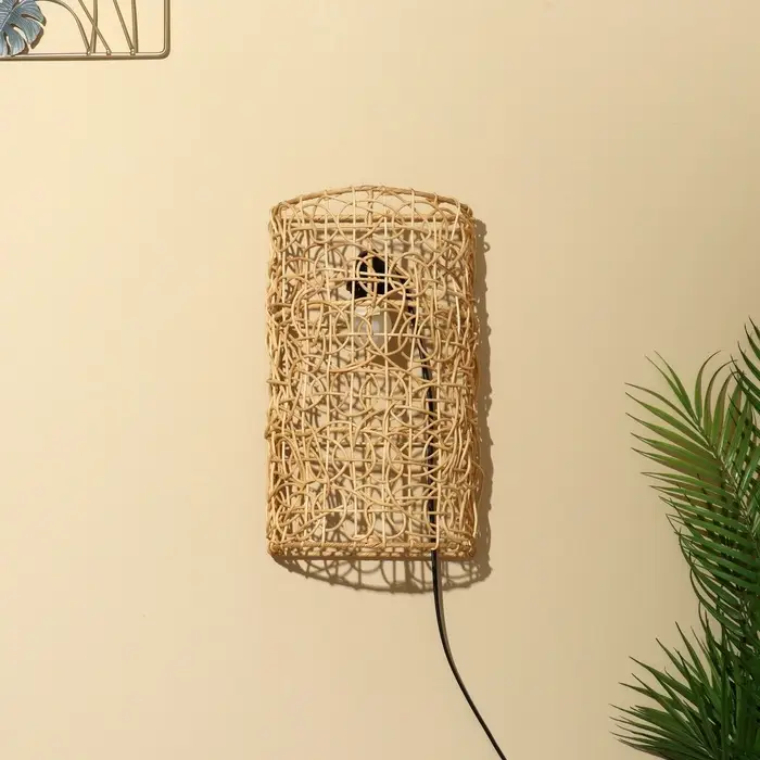Светильник настенный &laquo;Нить Ариадны&raquo;, 1&times;120 Вт, Е27, 24&times;14&times;40 см, из ротанга, с переключателем