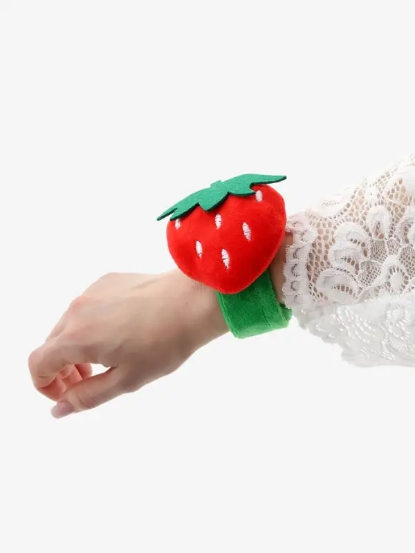 Игольница на браслете &laquo;Клубничка&raquo;, 23&times;7 см, зелёная, красная