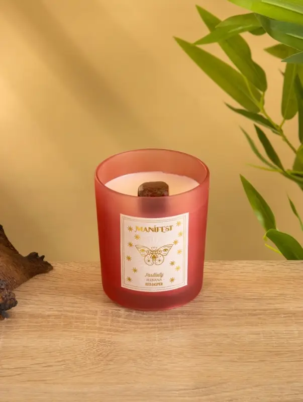 Свеча в стекле с камнем Manifest икебана 200 гр соевый воск Свеча в стекле с камнем Manifest икебана 200 гр соевый воск