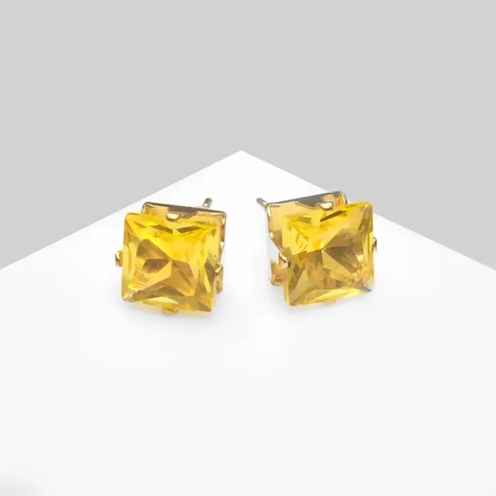 Серьги со стразами «Пусеты» сияние, квадрат, d=0.8, жёлтые в золоте