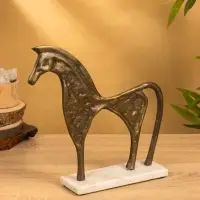 Сувенир интерьерный "Конь на пьедестале" 29,5х8х29 см, алюминий, мрамор