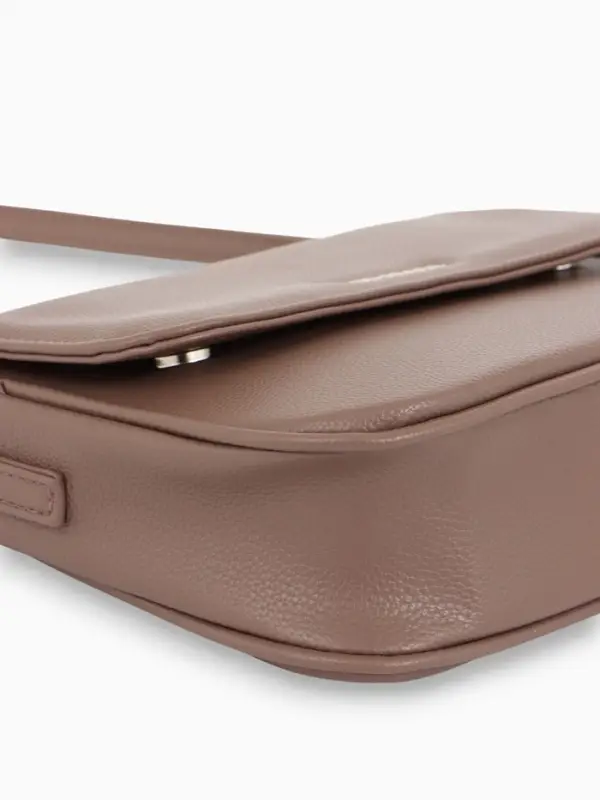 Сумка женская мессенджер TEXTURA на магните, 25&times;7.5&times;19 см, бежевая