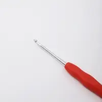 Крючок для вязания, с силиконовой ручкой, d=2.5 мм, 14 см, оранжевый, оттенок МИКС