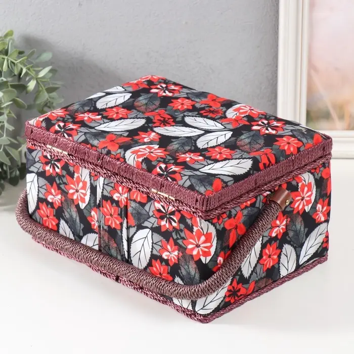 Шкатулка для рукоделия и шитья &laquo;Пуансеттия на чёрном&raquo;, хранение ниток, иголок, мелочи, 19&times;26&times;14.5 см