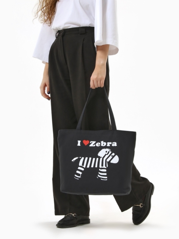 Шопер Зебра, 42*9*32, отдел на молнии, подклад, черный/белый Шопер Зебра, 42*9*32, отдел на молнии, подклад, черный/белый