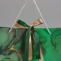 Пакет подарочный "Мрамор", зеленый с бантиком, 43 х 32 х 14 см