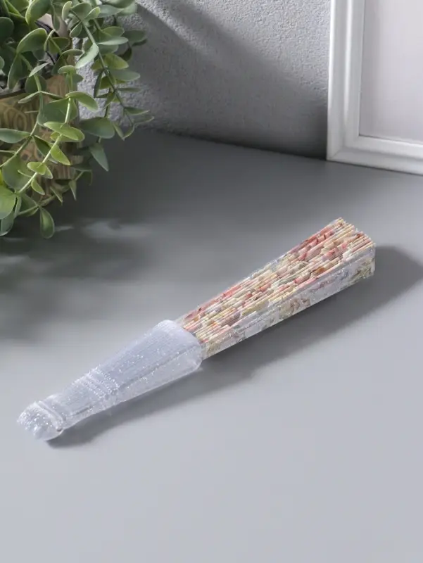 Веер складной пластик &laquo;Кремовые розы&raquo;, блеск, 23 см