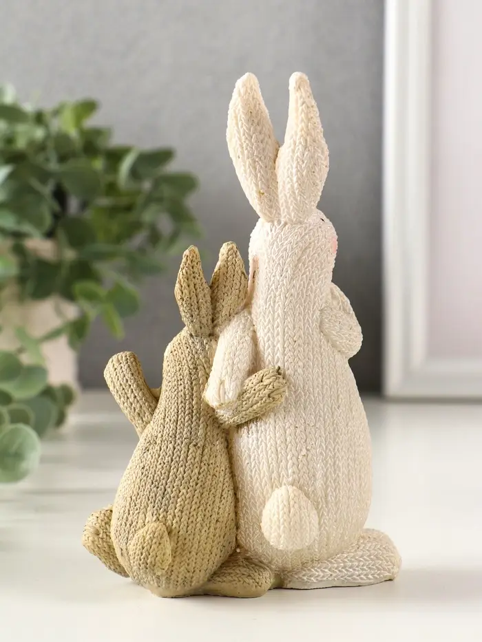 Сувенир полистоун "Зайка с зайчонком вязанные с бабочками/цветами" 5х9,8х15 см Сувенир полистоун "Зайка с зайчонком вязанные с бабочками/цветами" 5х9,8х15 см