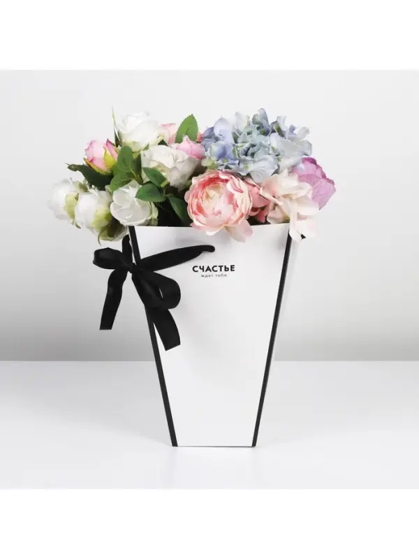 Коробка для цветов на лентах &laquo;Шанель&raquo;, 17&times;25&times;9 см