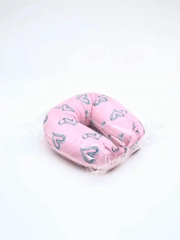 Подушка для путешествий компактная "Сердечки", 32 х 20 см