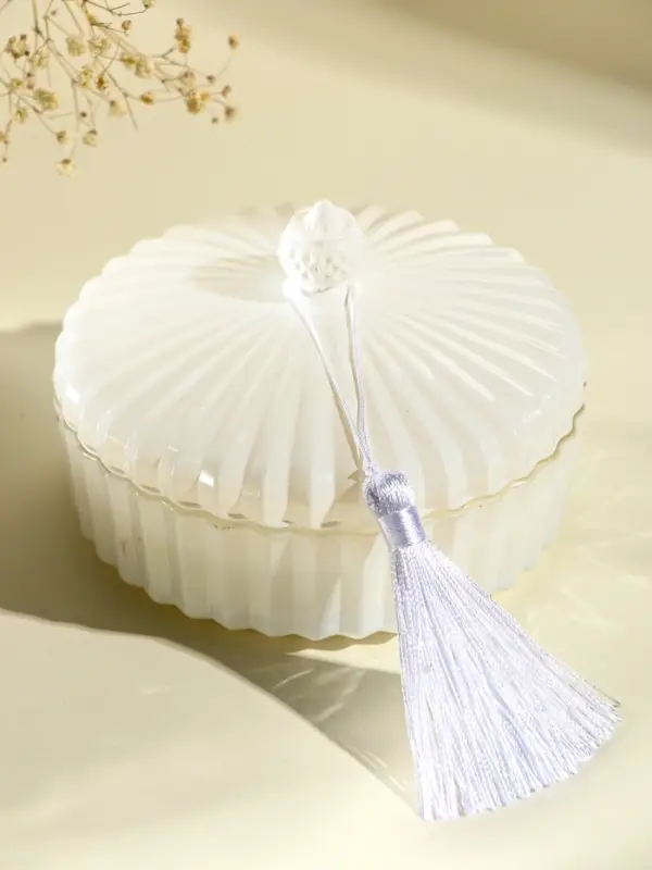 Ароматическая свеча в шкатулке &laquo;Белый глянец&raquo;, 3 фитиля, фрезия, 13.3&times;13.3&times;9.5 см