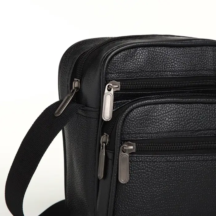 Сумка кросс-боди мужская на молнии, 3 наружных кармана, 18&times;9.5&times;15.5 см, чёрная