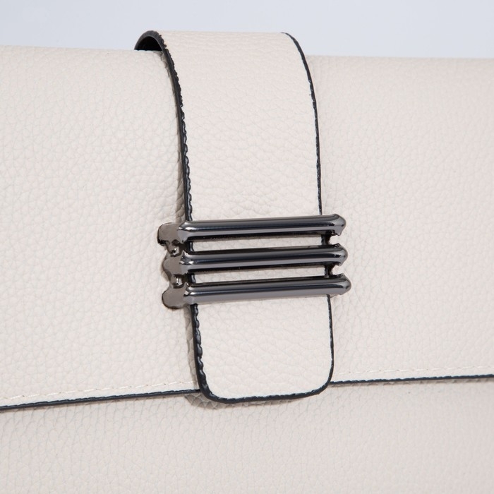 Сумка-клатч на магните, длинный ремень, цвет белый Сумка-клатч на магните, длинный ремень, цвет белый