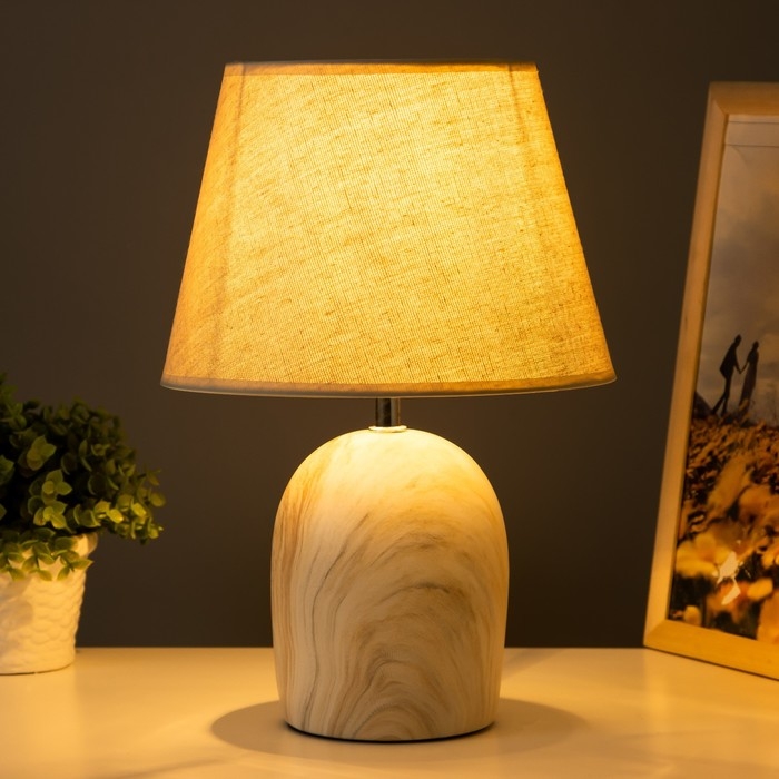 Настольная лампа Настольная лампа "Вудланд" E14 40Вт белый-коричневый 23х23х35 см RISALUX