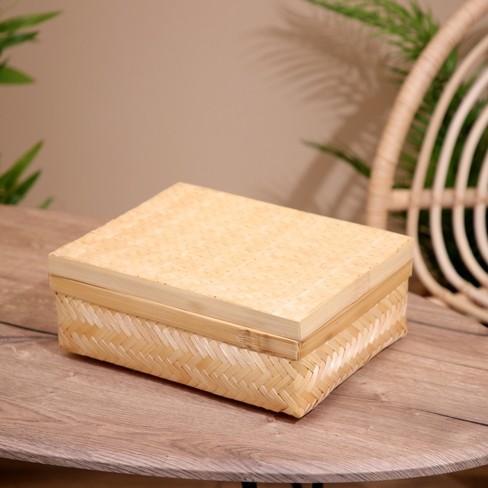 Шкатулка плетёная с крышкой, из бамбука 30х23х11 см Шкатулка плетёная с крышкой, из бамбука 30х23х11 см
