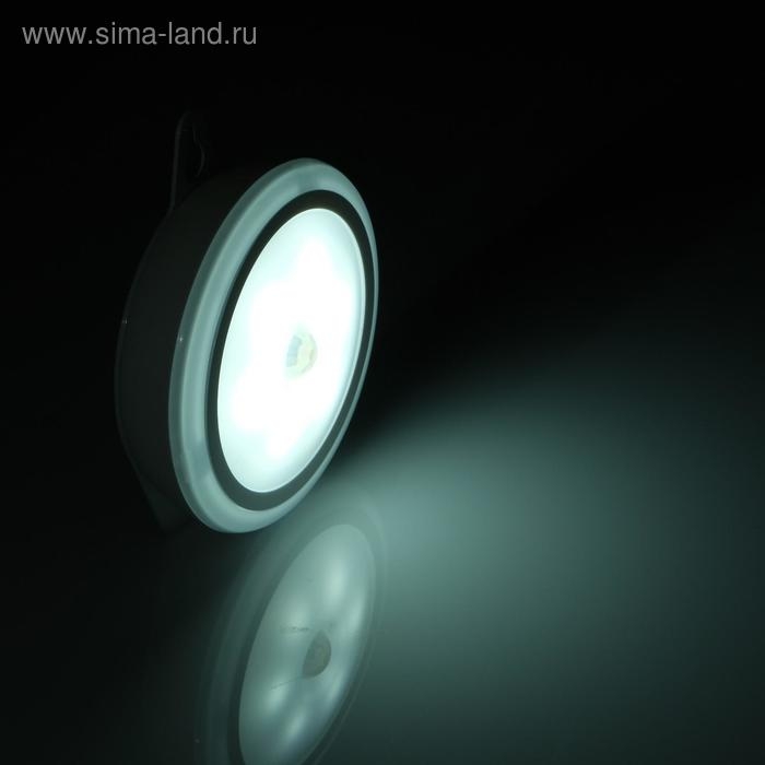 Светильник светодиодный с датчиком движения, 6 LED, 2,5 Вт, от батареек 3*AAA, 6500К, белый Светильник светодиодный с датчиком движения, 6 LED, 2,5 Вт, от батареек 3*AAA, 6500К, белый
