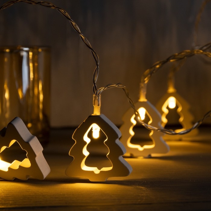 Гирлянда «Нить» 2.5 м с насадками «Ёлочка», IP20, прозрачная нить, 10 LED, батарейки AAх2 (не в комплекте), свечение тёплое белое Гирлянда «Нить» 2.5 м с насадками «Ёлочка», IP20, прозрачная нить, 10 LED, батарейки AAх2 (не в комплекте), свечение тёплое белое