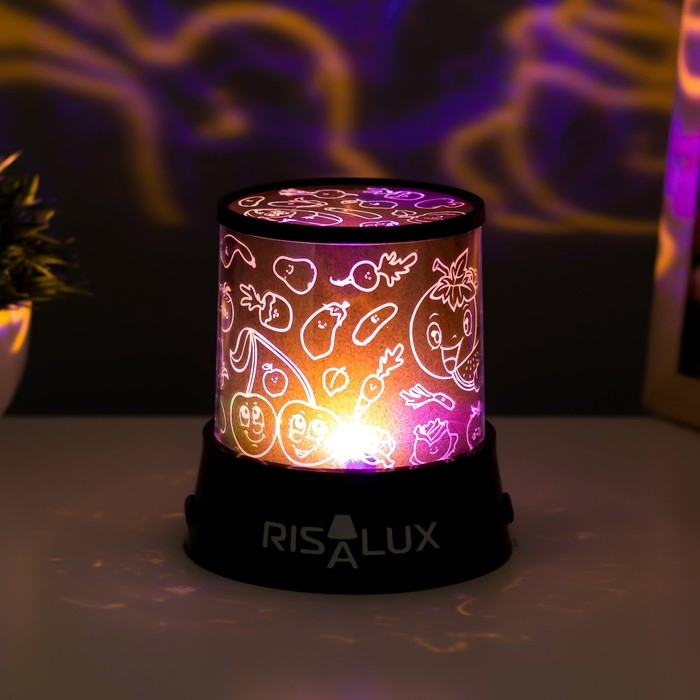 Ночник-проектор Ночник-проектор "Фрукты. Правильное питание" LED USB/от батареек черный 10,8х10,8х11,5 см RISALUX 9