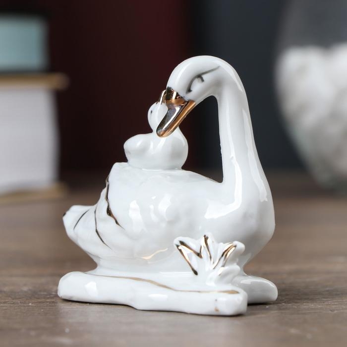 Сувенир Сувенир "Лебёдушка с деткой" 6х7,5 см