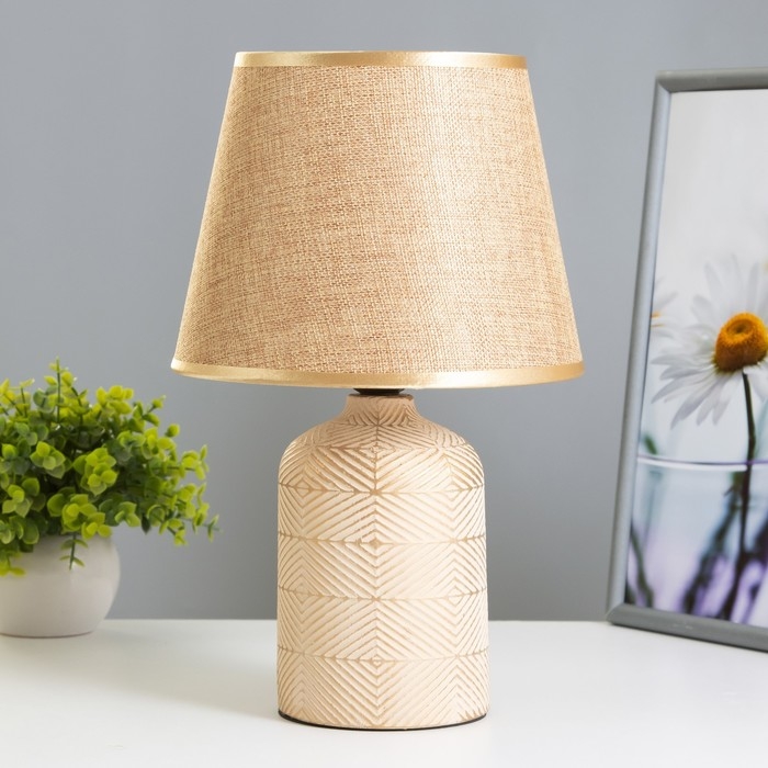 Настольная лампа Настольная лампа "Линье E27 40Вт бежевый 20х20х32 см RISALUX