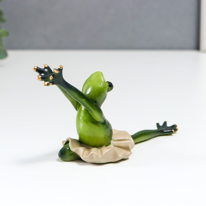 Сувенир полистоун лак Сувенир полистоун лак "Лягуха балерина - трагедия" 8х6х17 см