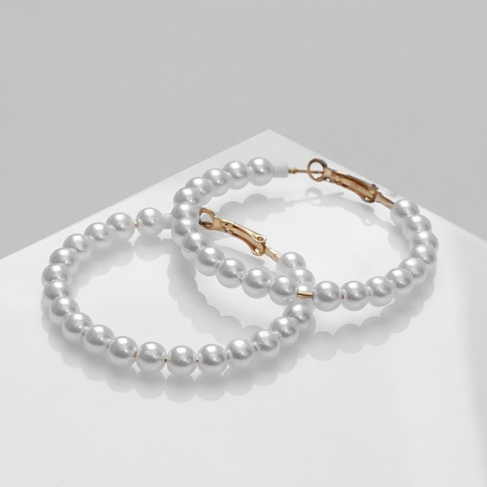 Серьги-кольца «Нежность жемчуга» кольца средние, цвет белый в золоте, d=5,5 см Серьги-кольца «Нежность жемчуга» кольца средние, цвет белый в золоте, d=5,5 см