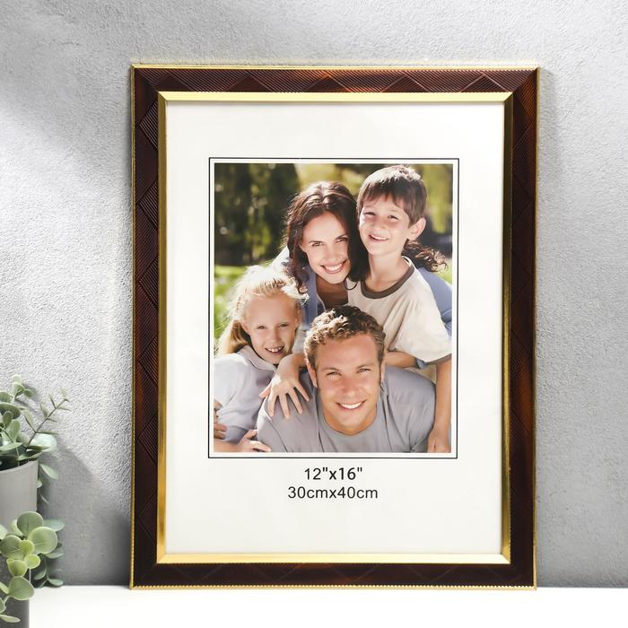 Фоторамка пластик 30х40 см Фоторамка пластик 30х40 см "Линии-диагональ на шоколаде, двойная золотая рамка" 44,7х34,8 см 53759