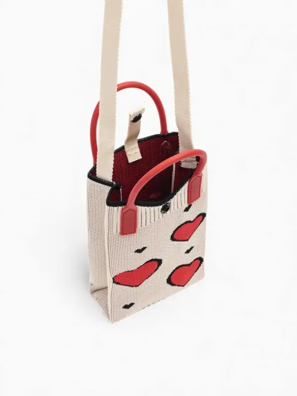 Сумка подр Сердца, 12*4*17, отд на кнопке, дл ремень, белый Сумка подр Сердца, 12*4*17, отд на кнопке, дл ремень, белый