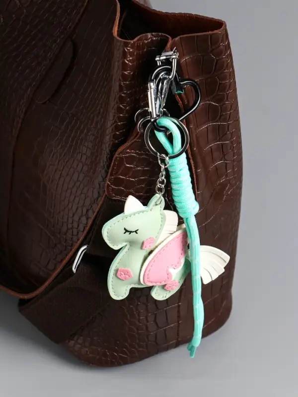 Брелок на карабине кожзам, текстиль  Брелок на карабине кожзам, текстиль "Единорог с крыльями" зелёный, с узлом 24х10,5х1,5 см