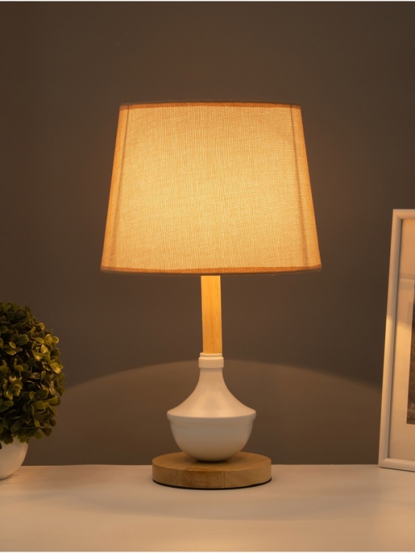 Лампа настольная BayerLux ЭКО Лампа настольная BayerLux ЭКО "Тамара" 1х40Вт Е27 коричневый/белый. 26х26х44см