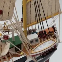 Сувенирная модель корабля &laquo;Россия. Флаг&raquo;, 53&times;34&times;8 см