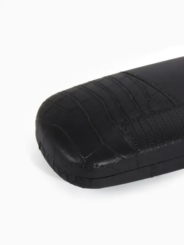 Футляр для очков Июнь2503, 16*5,8*3 см, хлопушка, черный Футляр для очков Июнь2503, 16*5,8*3 см, хлопушка, черный