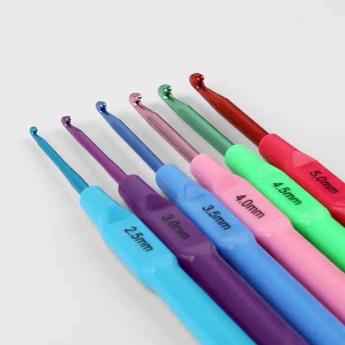 Набор крючков для вязания, с пластиковой ручкой, d=2.5-5 мм, 14 см, 6 шт., разноцветный